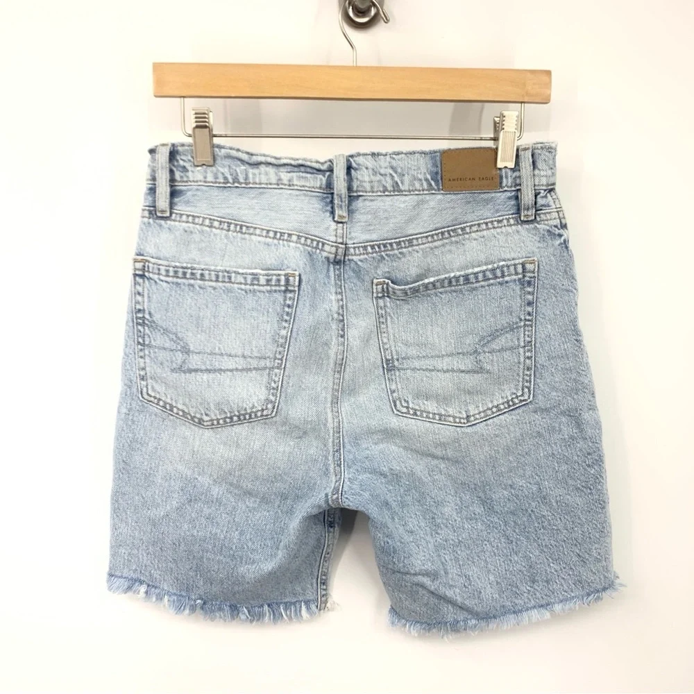 American Eagle Women Size 0 Shorts Light Wash Jean Skater Cotton Long Distressed